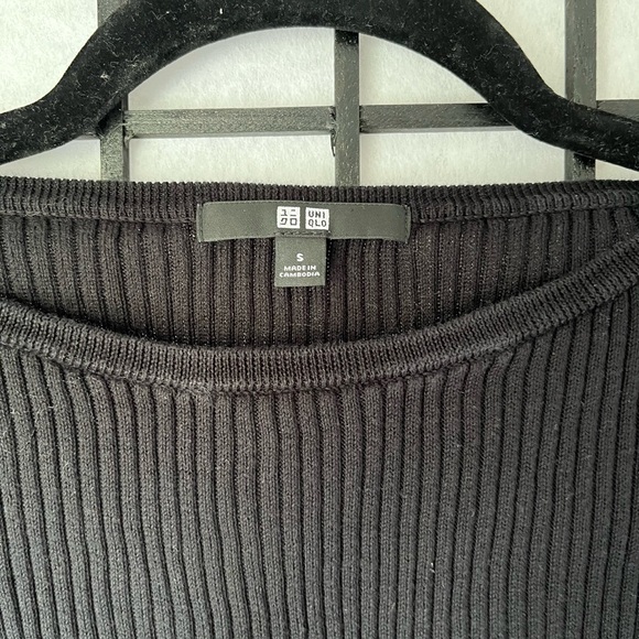 Uniqlo Black Ribbed Tank Top - Picture 2 of 3